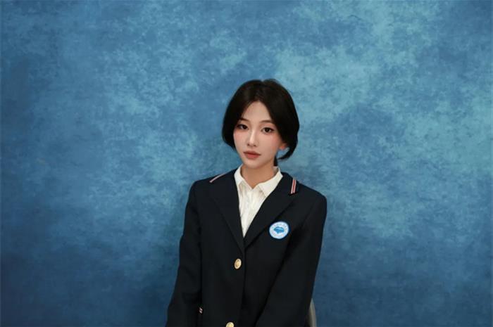 那个害怕被看见的女孩，成了学生会主席