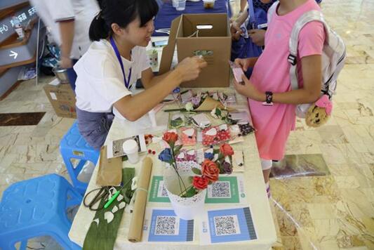 电视台报道，市民纷纷点赞，我校学子用行动证明“爱心无国界”——津巴布韦1250义卖活动纪实