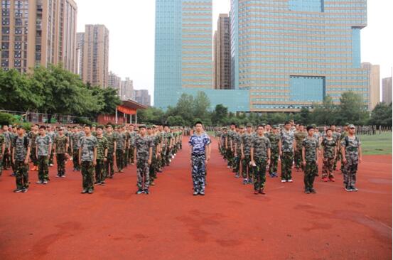 军训 一段多年后回忆起仍会带着微笑的青春时光！