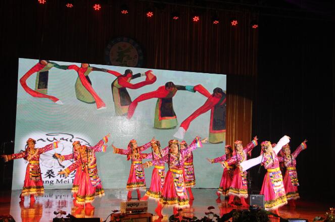 中西结合狂欢趴！国际部的圣诞晚会如此嗨！