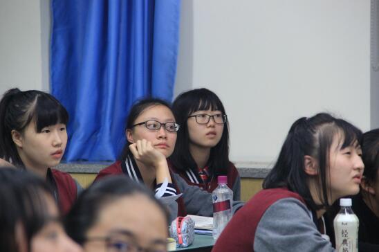 拿下全美第一的纽约视觉艺术学院插画专业Offer，这位“小魔女”是如何逆袭的？