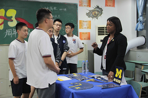 西南地区唯一承办方！7所美国一流大学招生官齐聚成都七中国际部 揭密录取“内幕”